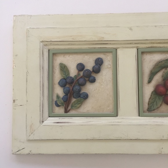 Wood panel with carved relief fruits - Picture 2 of 5